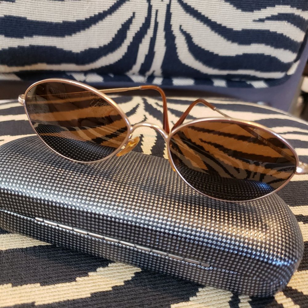 90's Giorgio Armani 221 816 OVAL Amber Tinted Gold Wire-Rimmed Sunglasses 52-16